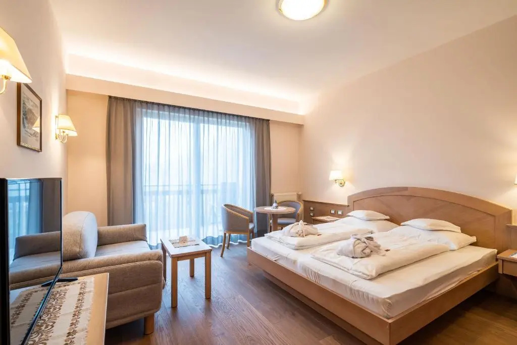 Standard Double room with balcony (full double bed)