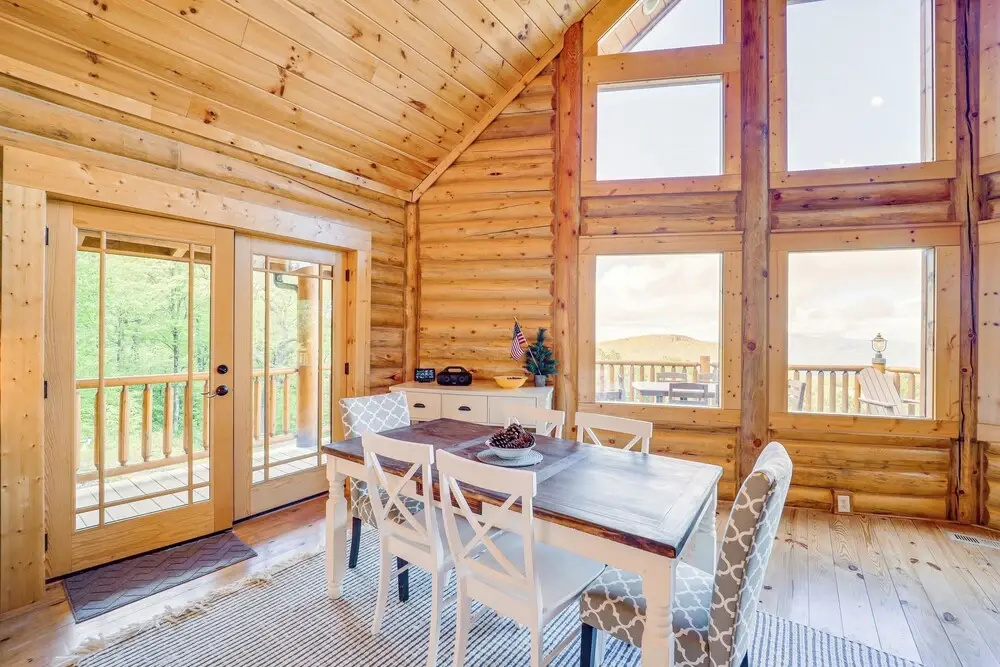 Stunning Cabin w/ Fire Pit in Banner Elk!