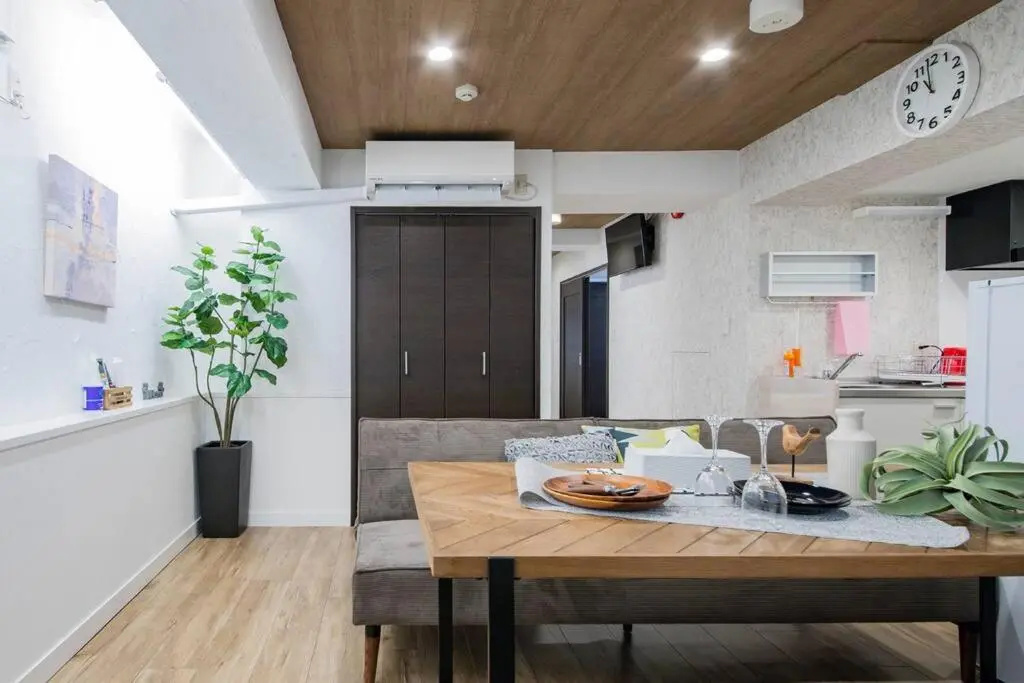3 Bedrooms Apartment