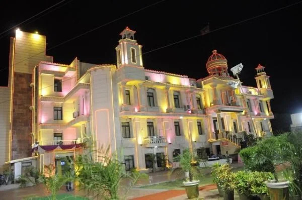 Hotel Kailash Presidency — фото