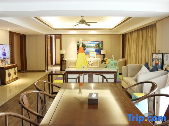 Семейный люкс с 3 комнатами с видом на море в Jinghai Hotel & Resort