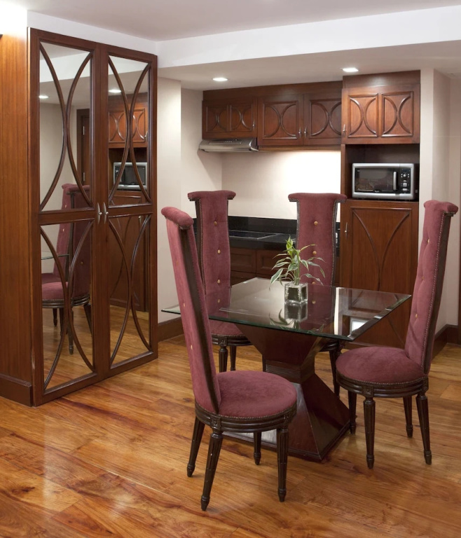 Double Suite (full double bed)