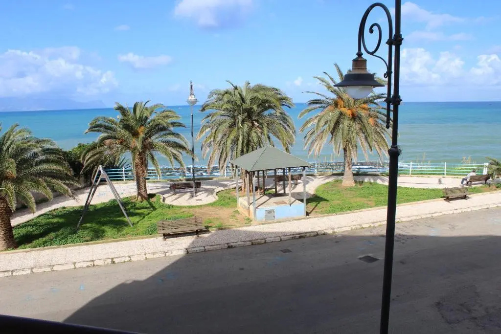 1 Bedroom Apartment with balcony and with sea view