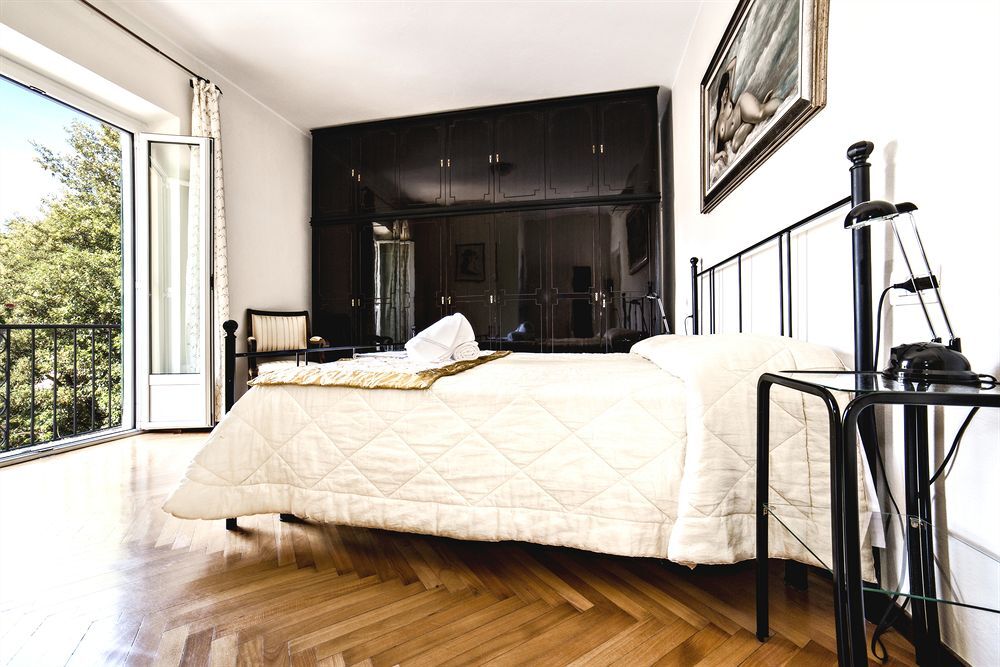 gallery_image_hidden_9