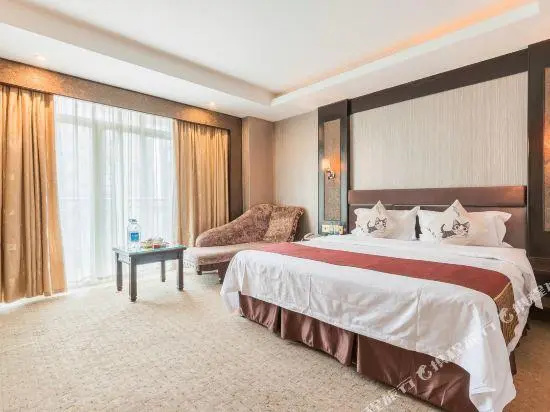 Sunny Holiday Hotel