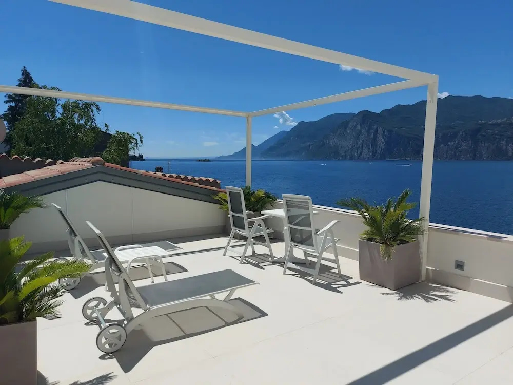 Standard Double room with balcony (full double bed)