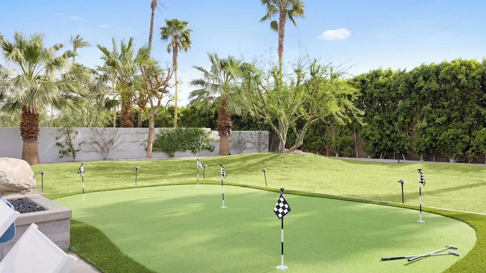 Sleeps 28 Putting Green, Pool, Near Coachella Polo Villas Oasis by Avantstay