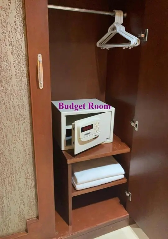 Economy room