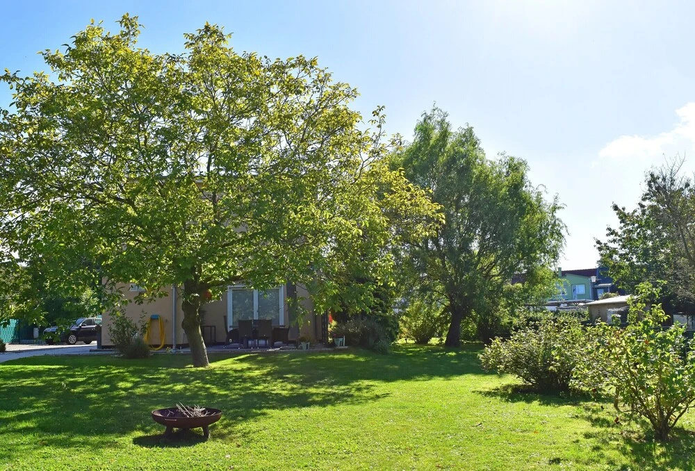 Spacious Family Haven in Kropelin