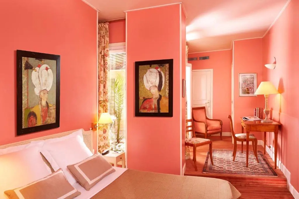 Relais Du Louvre 77