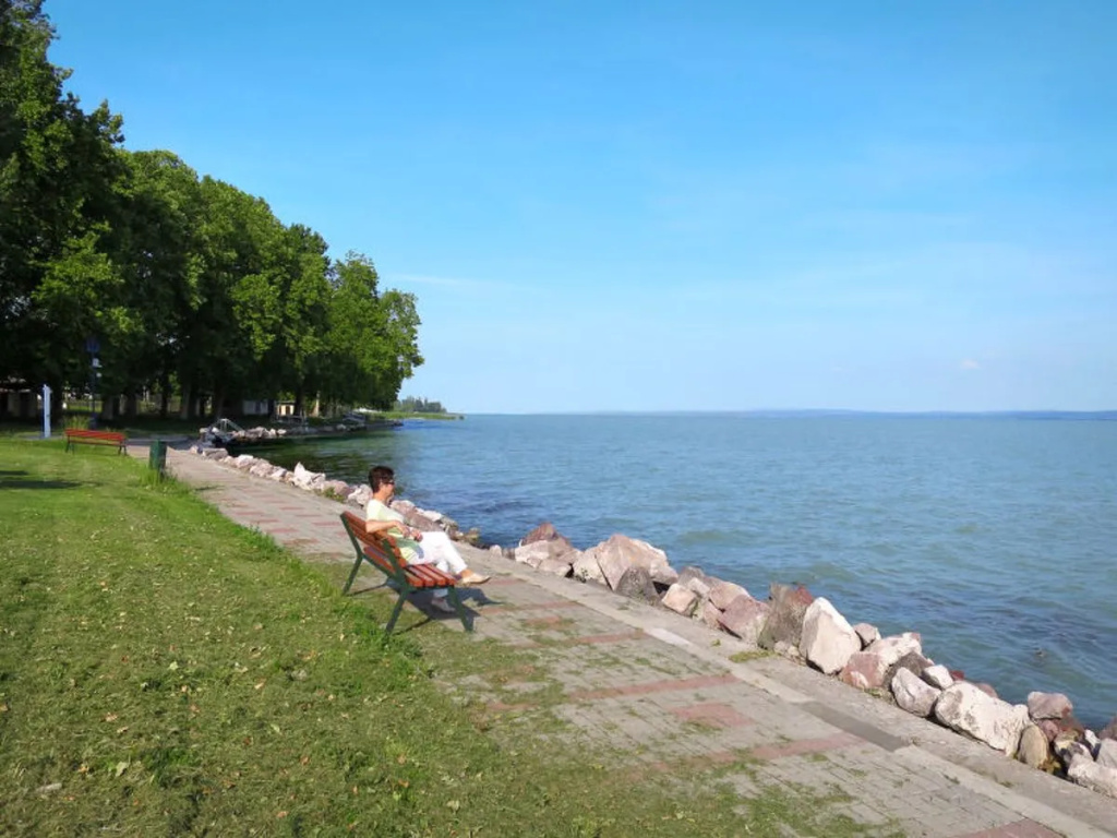 Beach & Waterfront