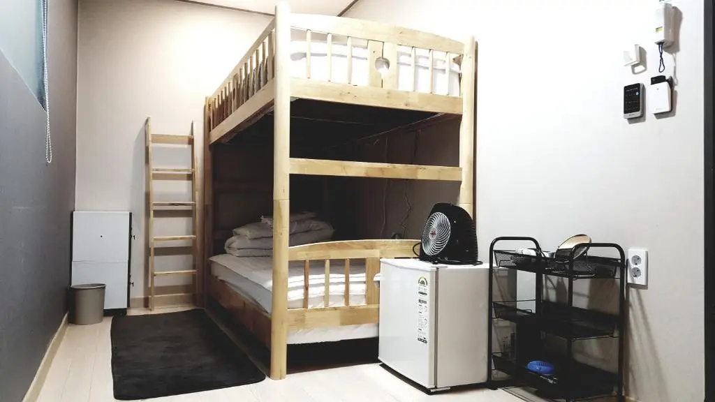 Economy room