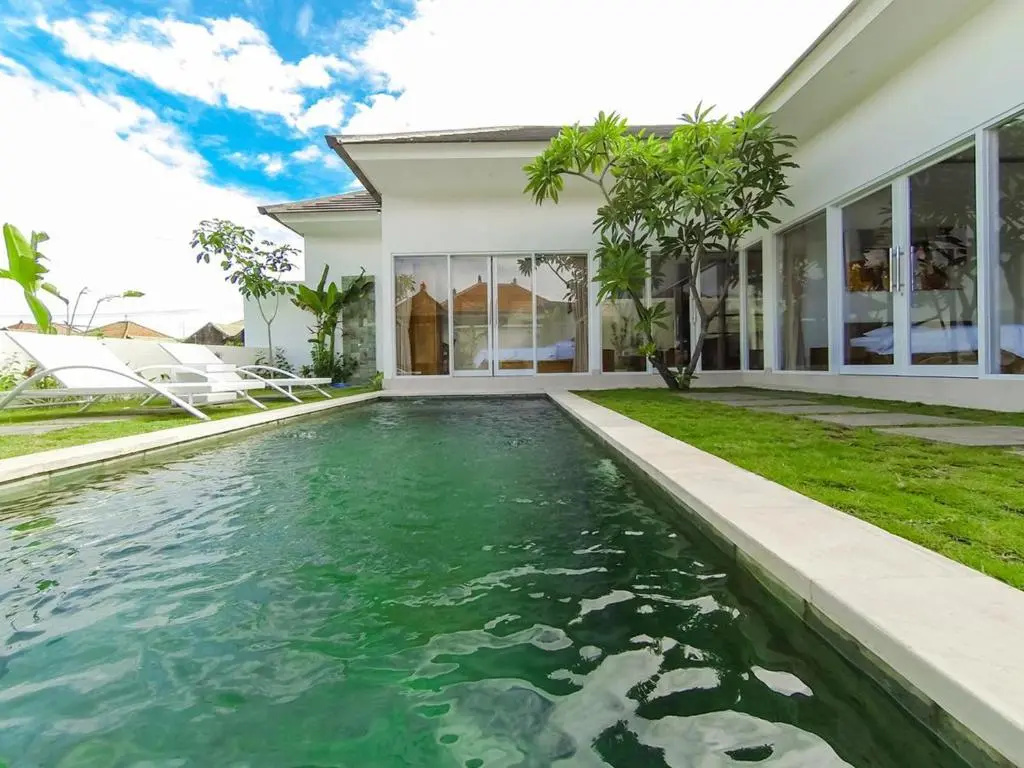 2 Bedrooms Villa