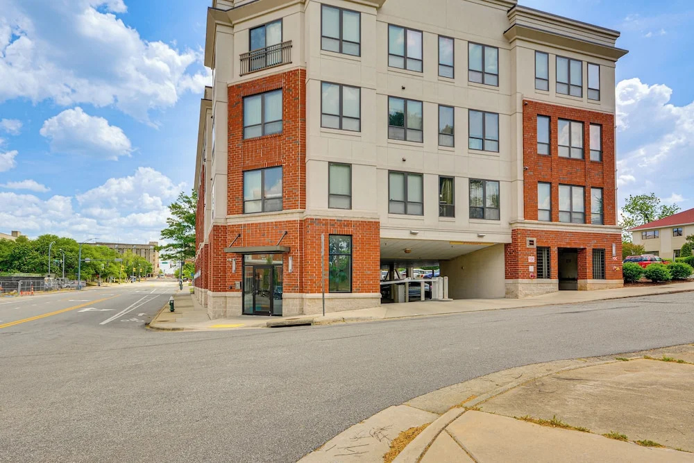 Walkable Condo in Dtwn Greensboro! Extended Stay