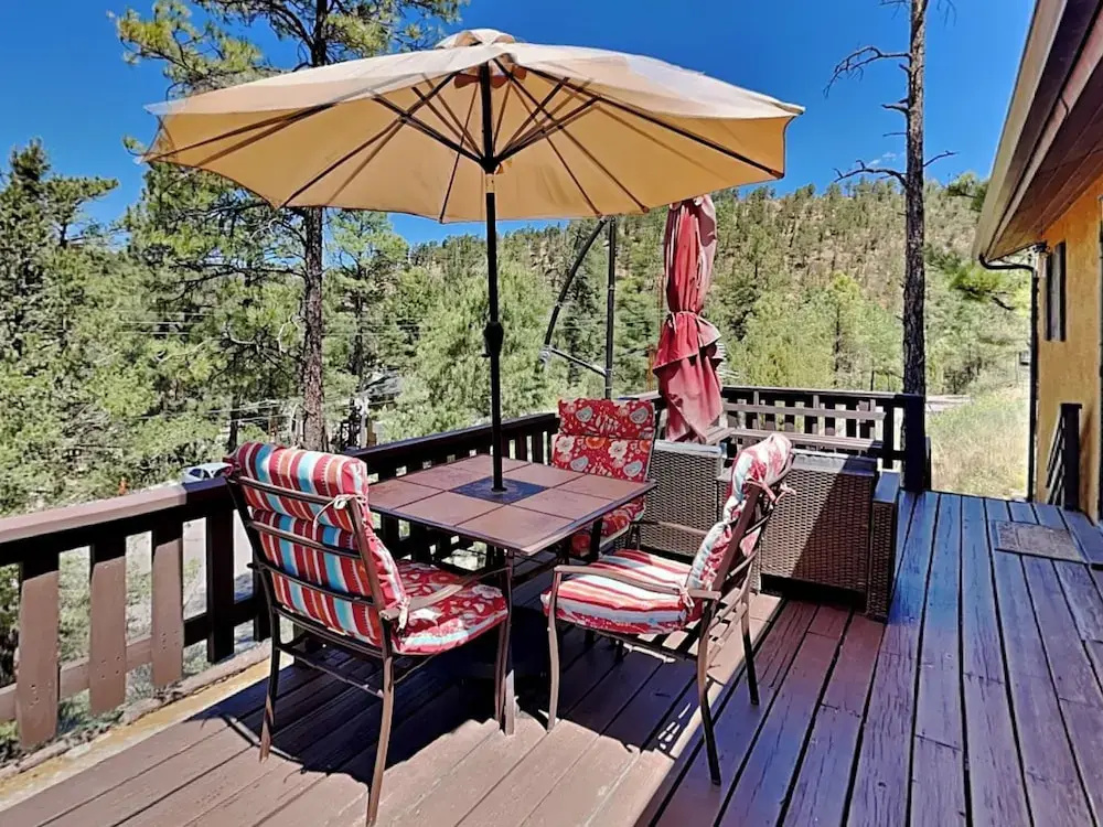 Knotty Pines Cabin by Ruidoso Vacation Rentals