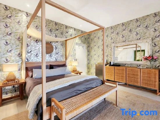 Luxury Couple’s Suite Ocean view & Sunset Terrace