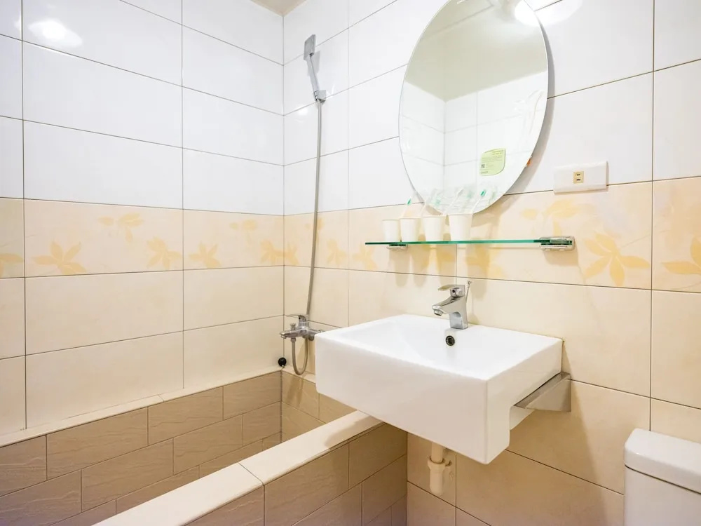 Deluxe Quadruple room with city view