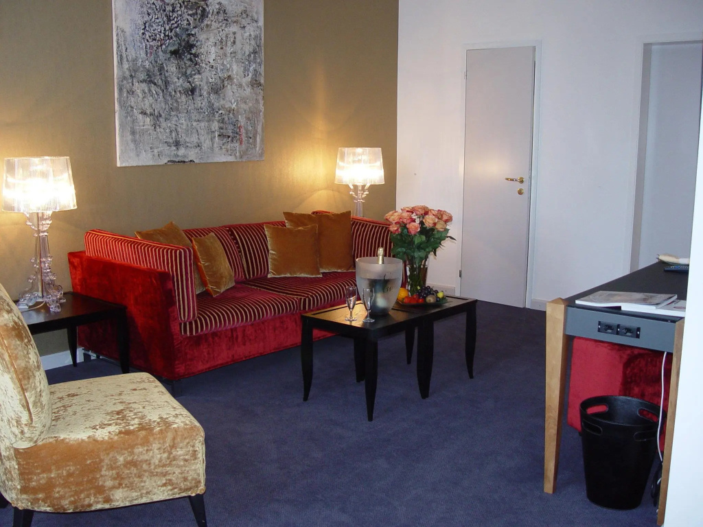 Lobby & Reception