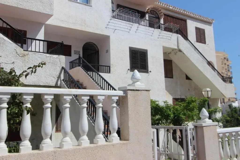 Apartment overlooking to the pool 2450