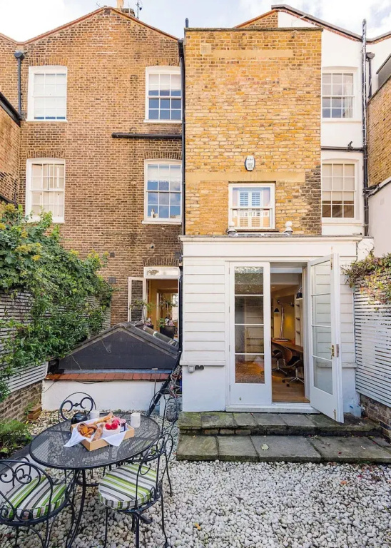 The Notting Hill Townhouse - by Out of Office Lifestyle