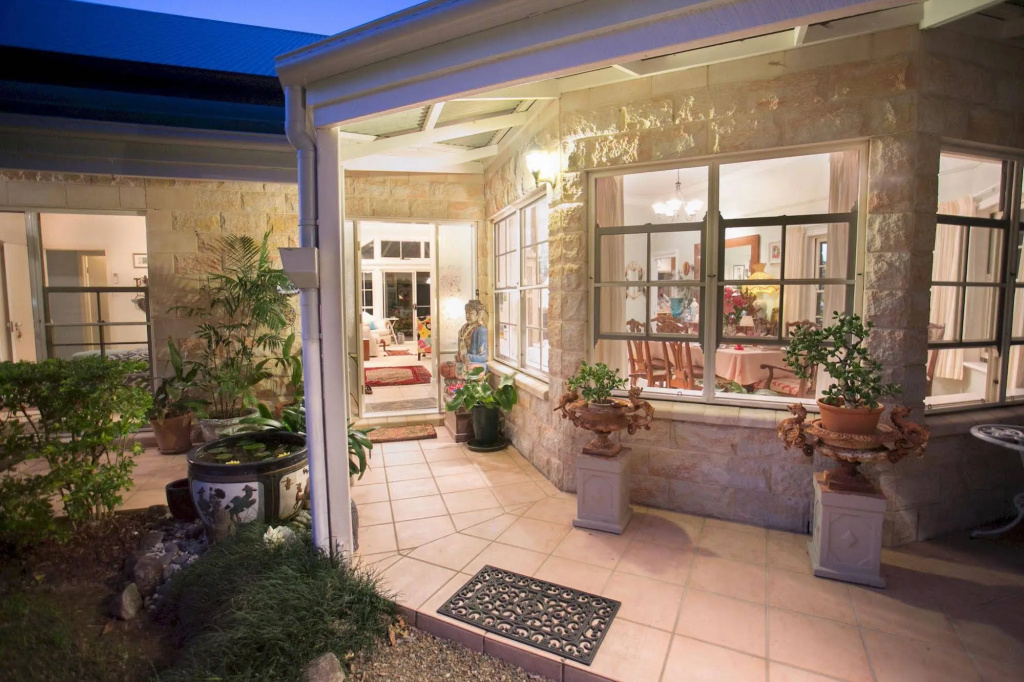 Noosa Valley Manor B&B Retreat