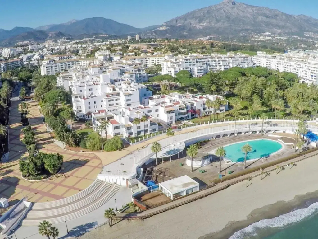 Playas Del Duque Apartment