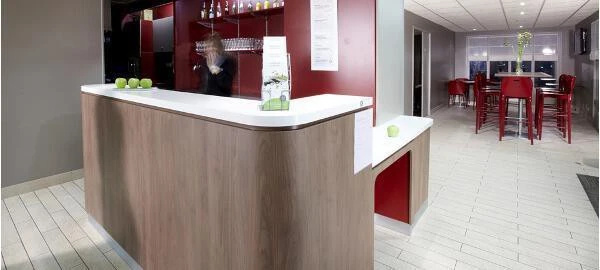 Lobby & Reception