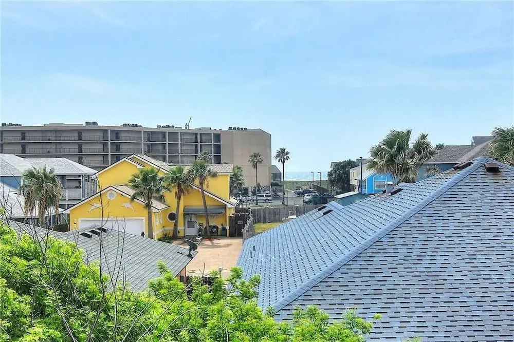 1813 S 11th Townhome #601 5 Bedrooms 4.5 Bathrooms Townhouse