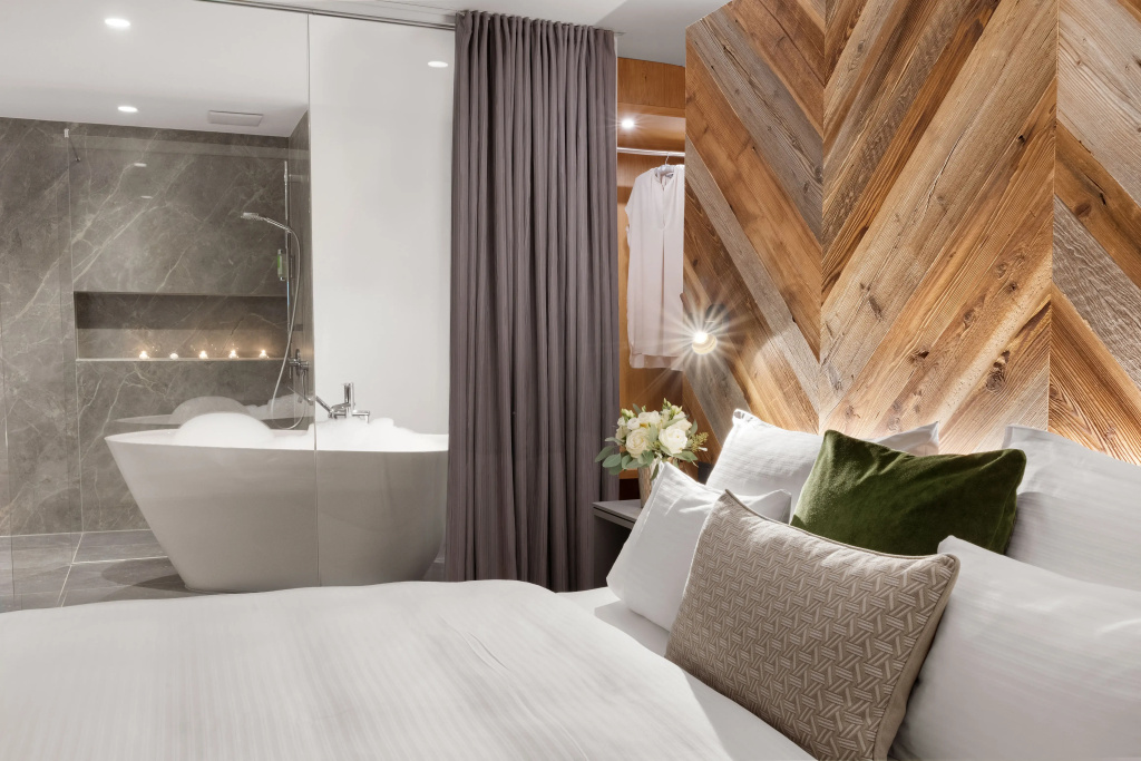 Superior Double Suite (full double bed)