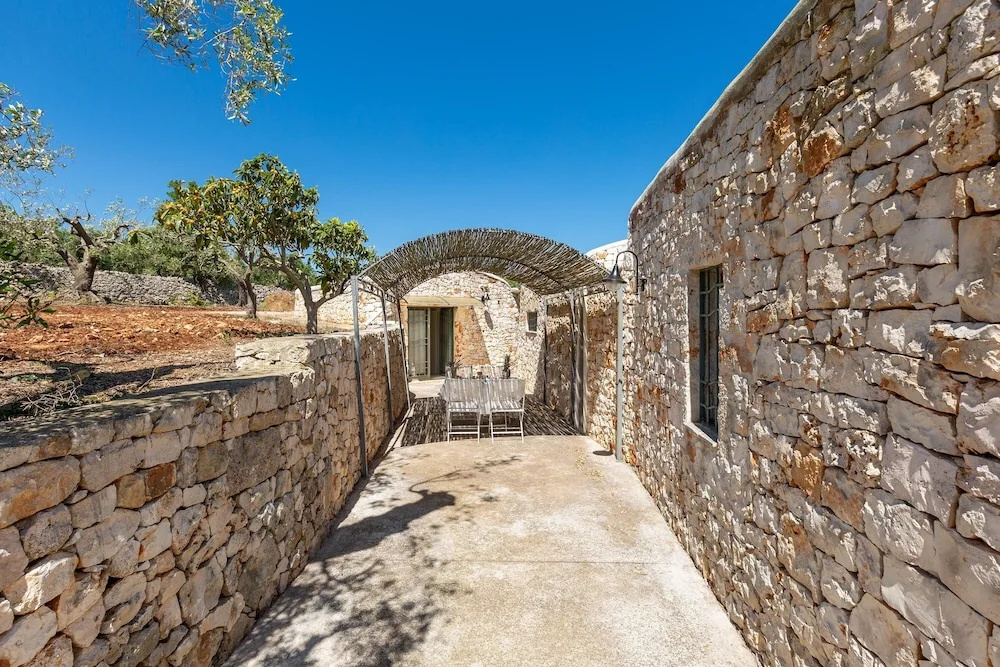 2422 Il Trullo di Erna by Barbarhouse