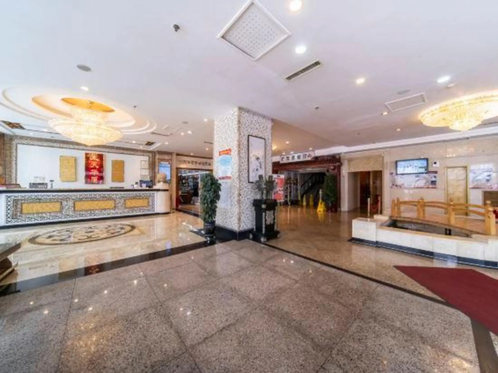 Lobby & Reception