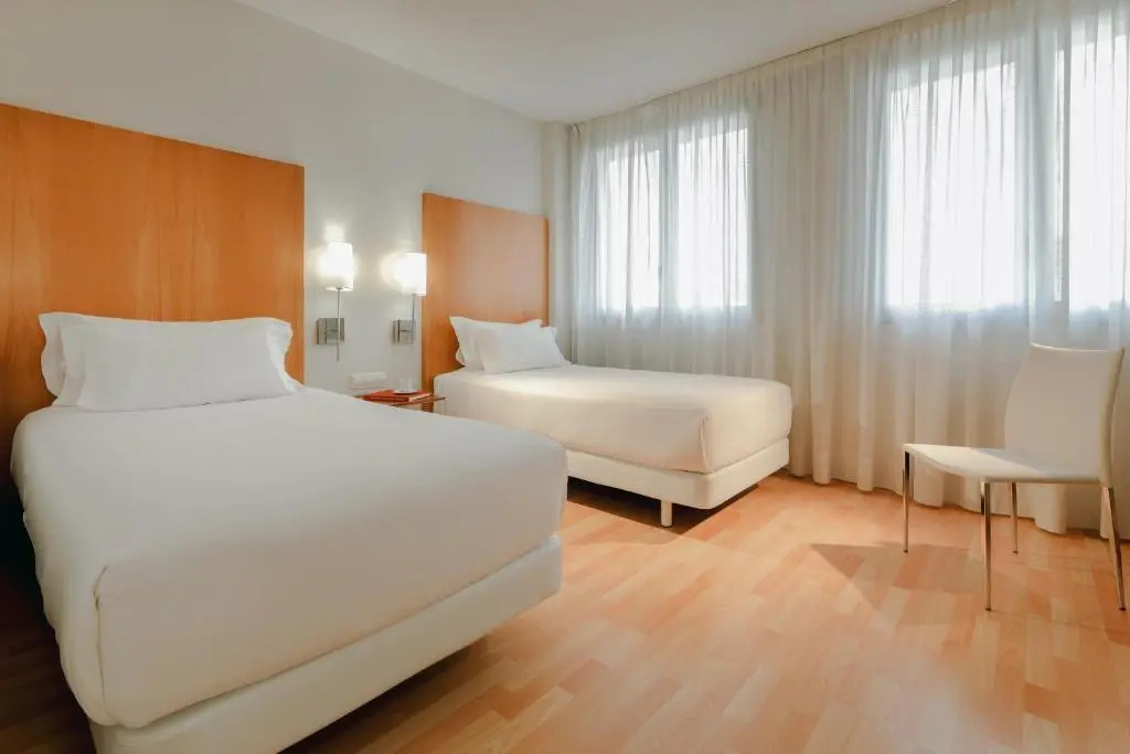 Catalonia Barcelona Beach Hotel  - Chambres