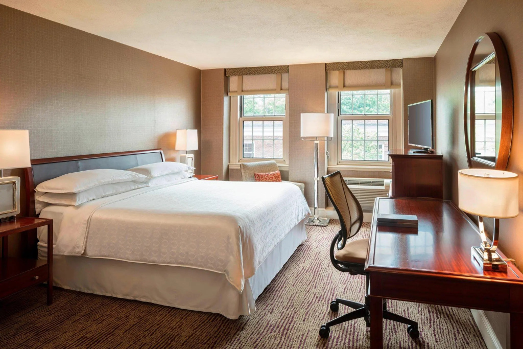 Standard Double Club room (full double bed)