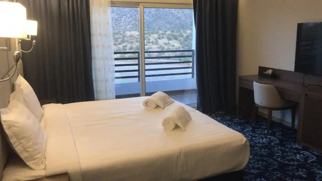 2 Bedrooms Apartment