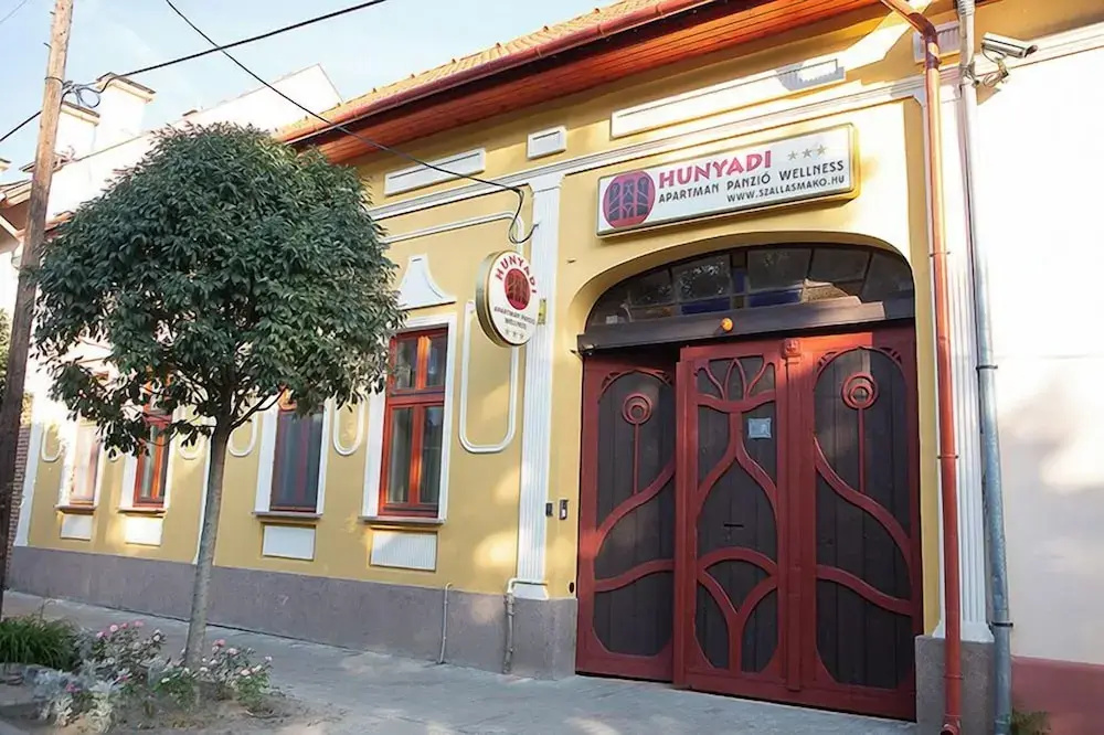 Hunyadi Panzió-Apartman