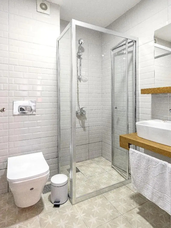 Deluxe Double room with balcony (full double bed)