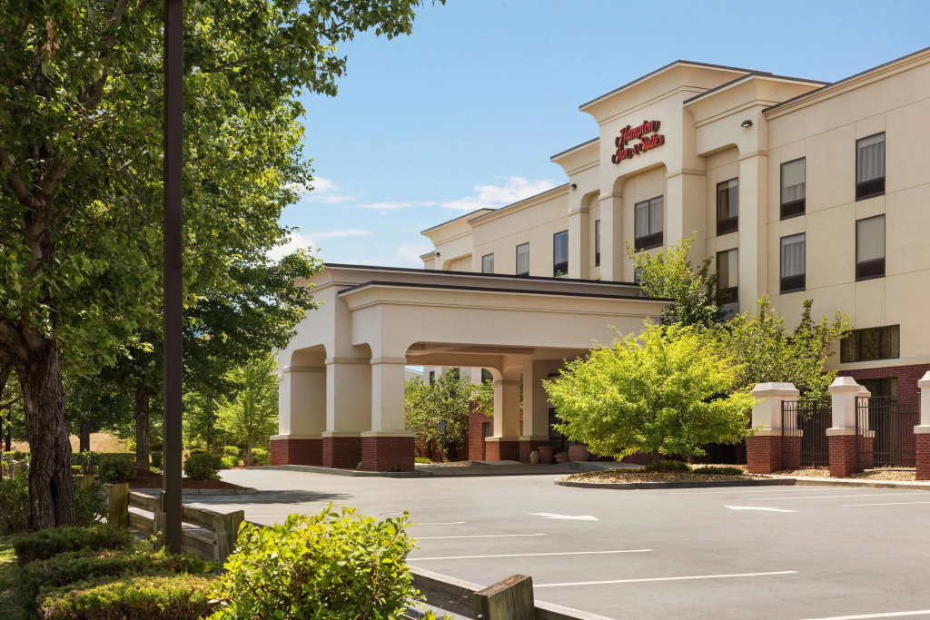 Hampton Inn & Suites Manchester-Bedford