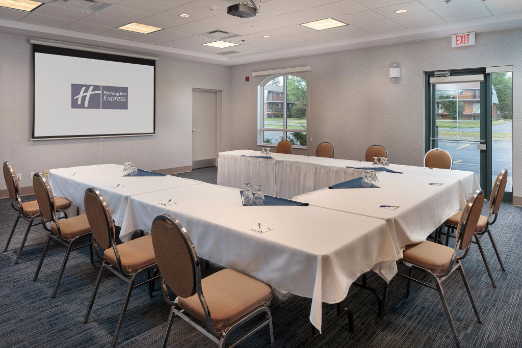 Holiday Inn Express & Suites Belleville by IHG - Général