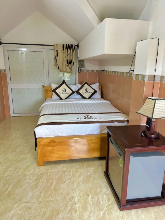 Standard Double room with city view (full double bed)