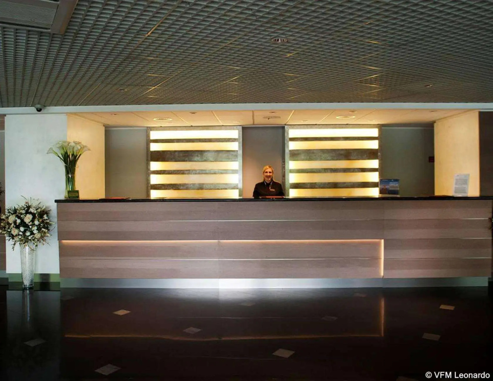Lobby & Reception