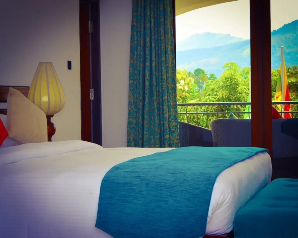 Superior Double room (full double bed)