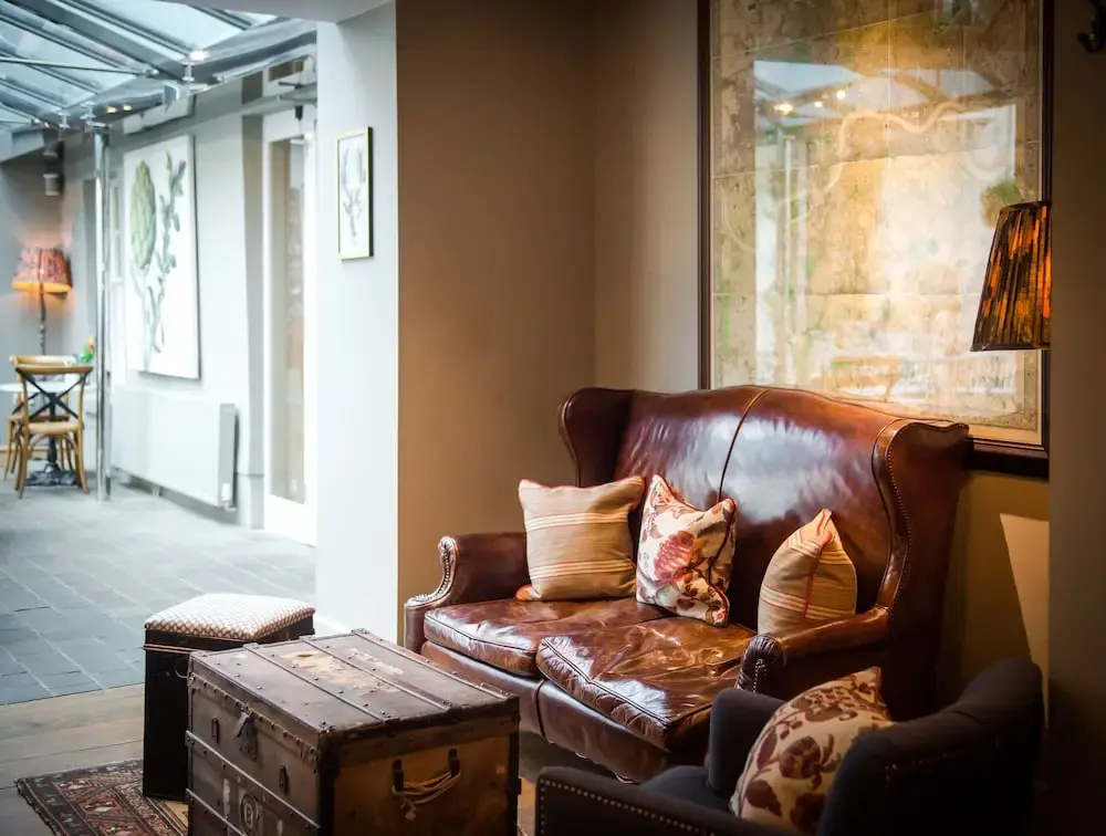 Lobby & Reception