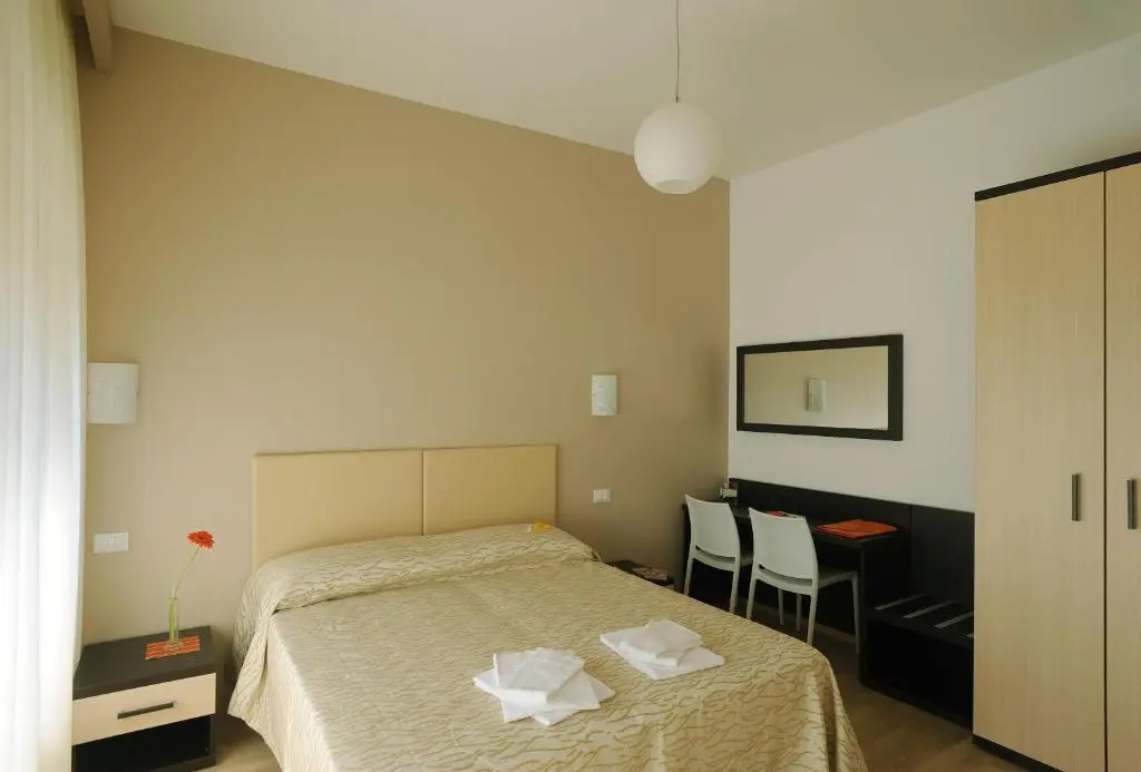 Standard Double room (full double bed)