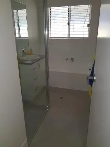 Towncrackers Guest house — фото