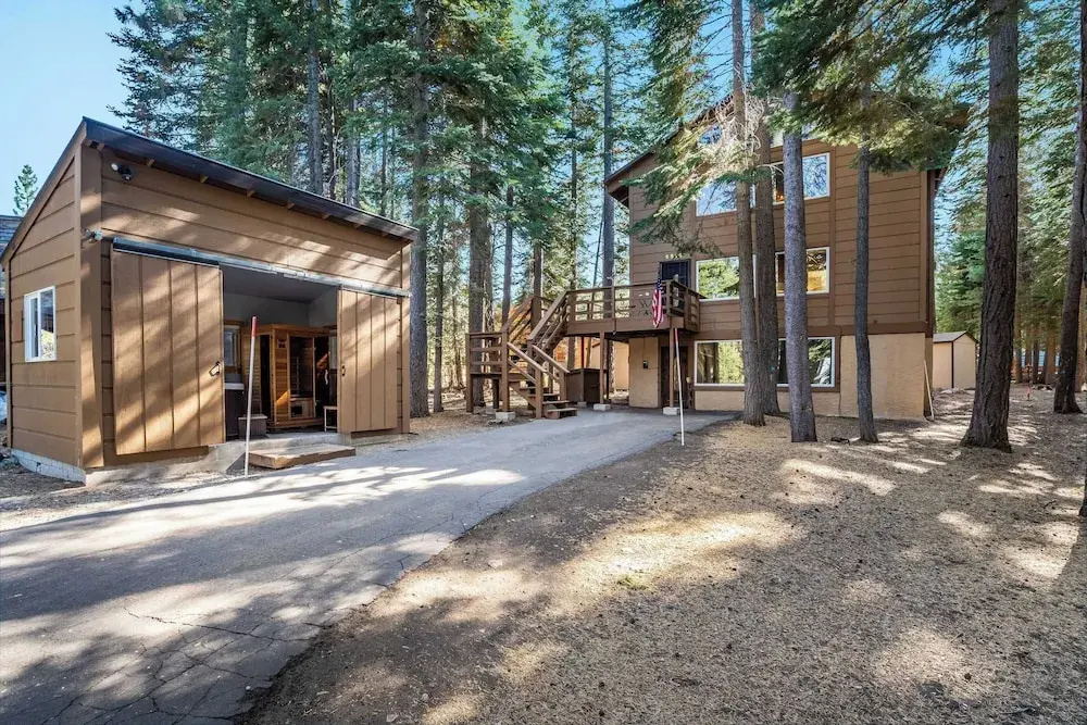 Hot Tub, Sauna, Game Room Modern 5bdr Family Cabin Homewood by Avantstay