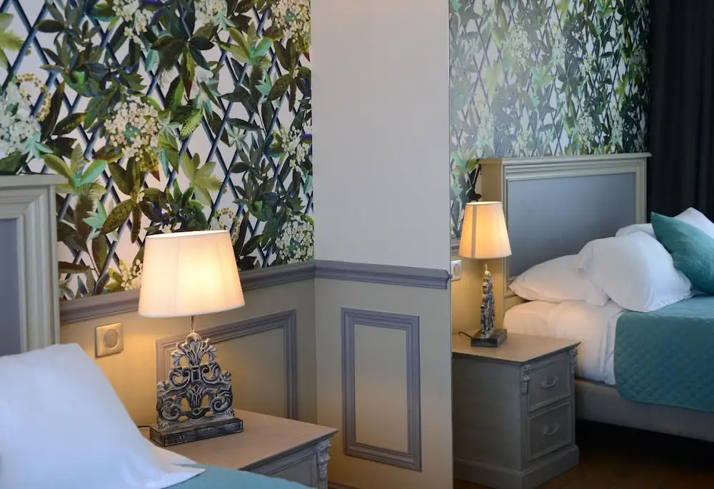 Deluxe Double room (full double bed)