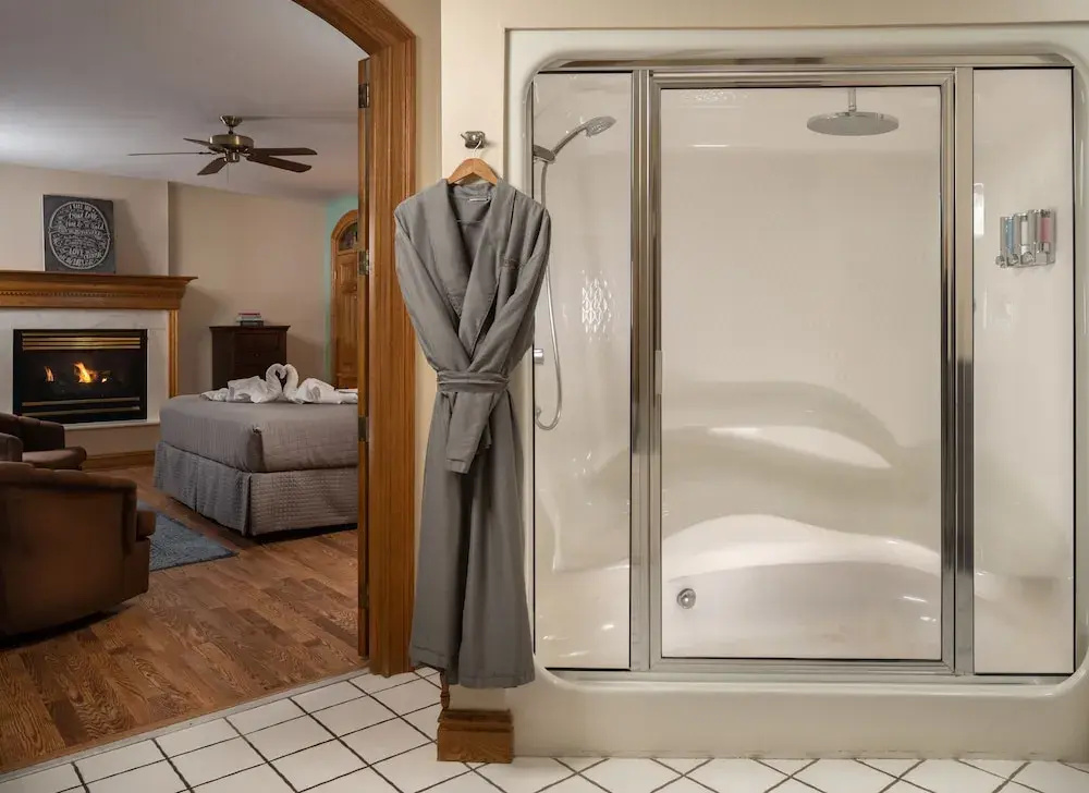 Luxury Double Suite with balcony full double bed