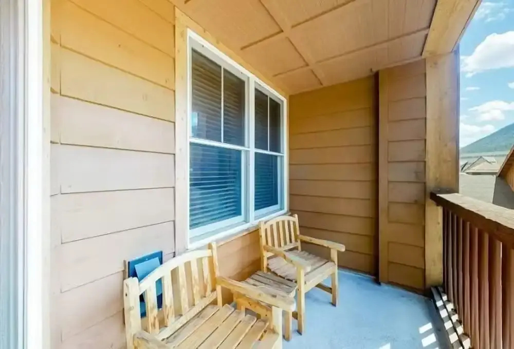 1 Bedroom Mountain Condo in River Run Village With Expansive Mountain Views and Walking Distance to Ski Slopes