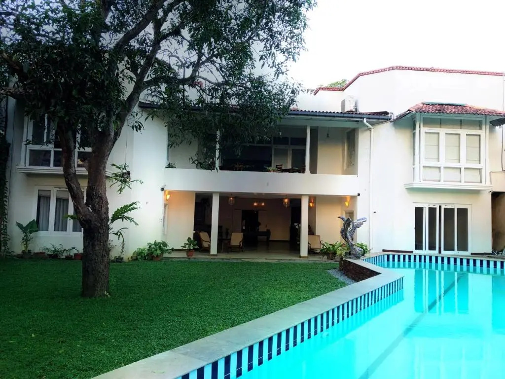 Suite with pool view