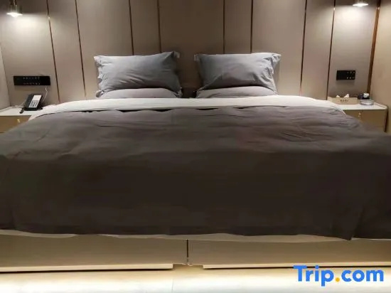 Luxury Double room (full double bed)